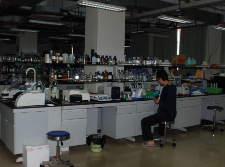 為商品貼上防偽標(biāo)志不僅讓產(chǎn)品提供了一個(gè)保護(hù)傘，讓假貨繞道而行